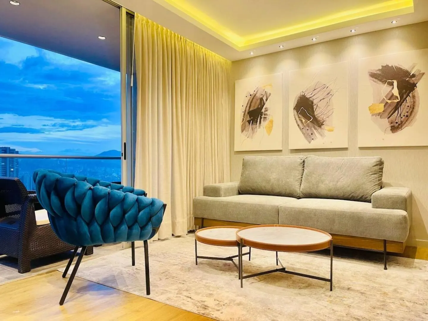 25Th Floor Luxury 2 Bedrooms Ac Pool & Gym 2503 Medellin