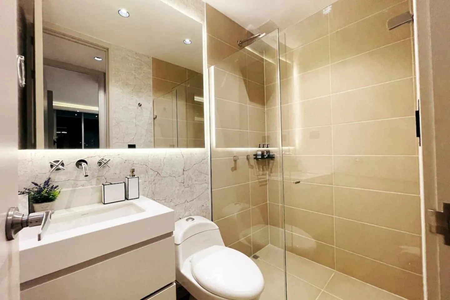 25Th Floor Luxury 2 Bedrooms Ac Pool & Gym 2503 Medellin