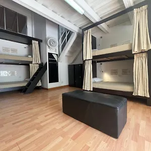  Hostel Lleras Calle 8