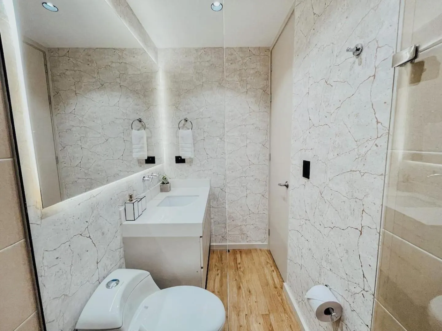 25Th Floor Luxury 2 Bedrooms Ac Pool & Gym 2503 Medellin 0*,