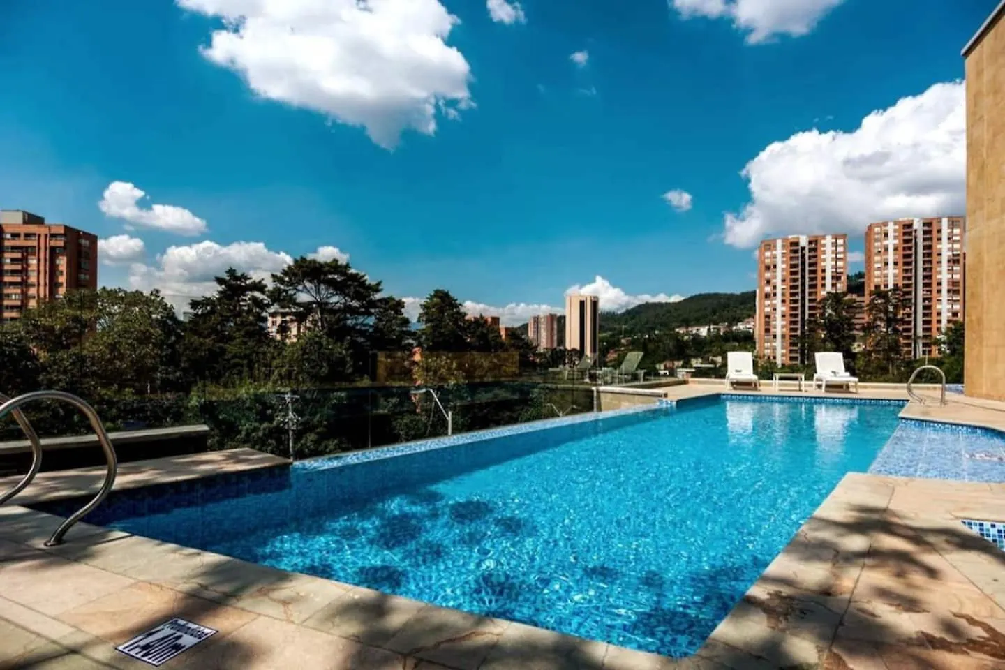 25Th Floor Luxury 2 Bedrooms Ac Pool & Gym 2503 Medellín Lägenhet